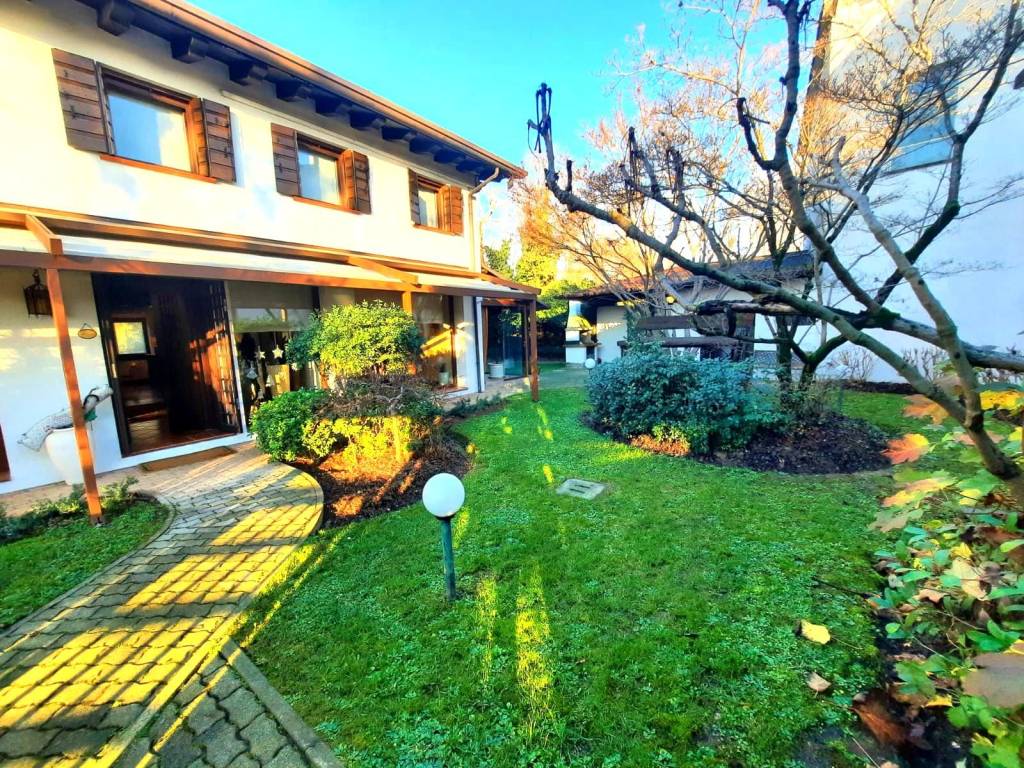 Villa a Castelfranco veneto in Via Valsugana - Foto 4