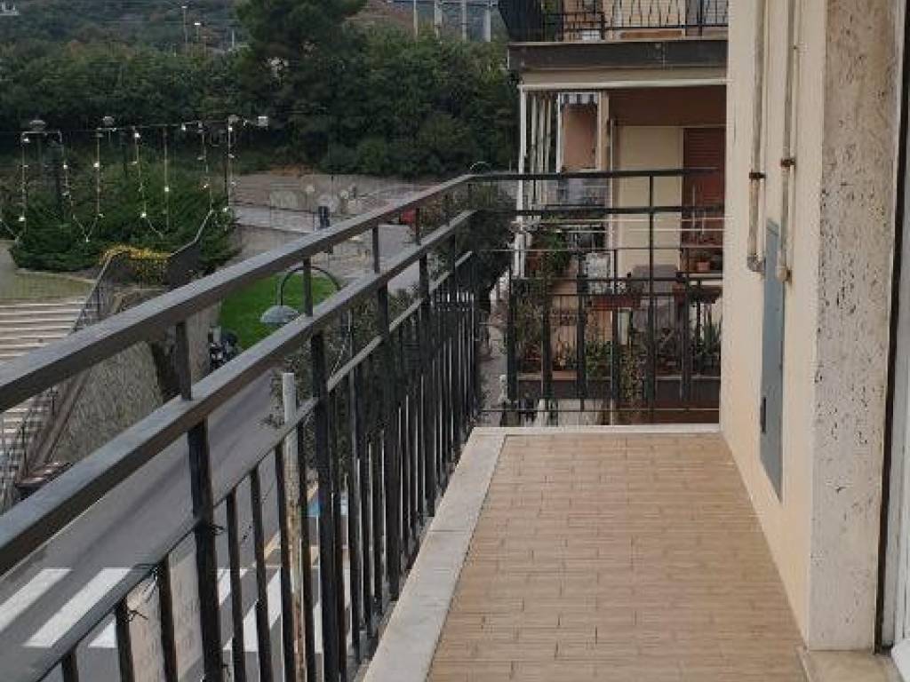 Appartamento a Spotorno in Viale Europa - Foto 4