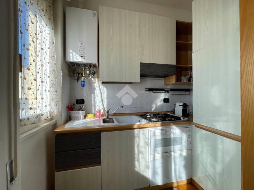 Appartamento a Porto ceresio in Via Fratelli Bertolla - Foto 2