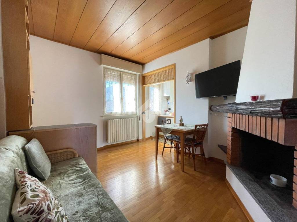 Appartamento a Porto ceresio in Via Fratelli Bertolla - Foto 4