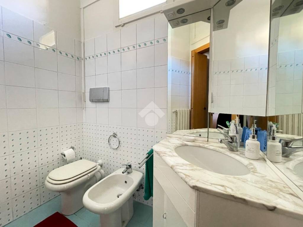 Appartamento a Porto ceresio in Via Fratelli Bertolla - Foto 5