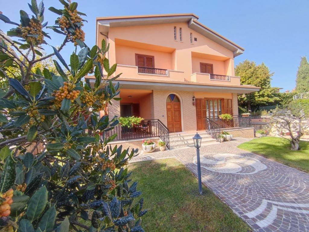 Villa a Avezzano in Via Vincenzo Bellisario - Foto 4