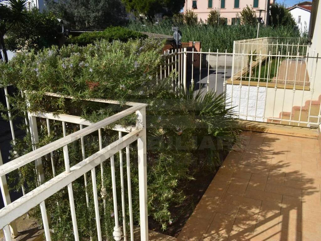 Villa a Rosignano marittimo in Via Angelo Poliziano, 19 - Foto 3