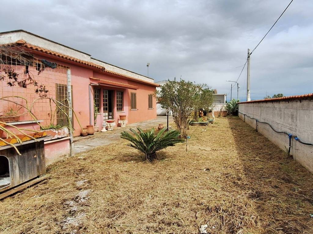 Villa a Aprilia in Via del Campo - Foto 3