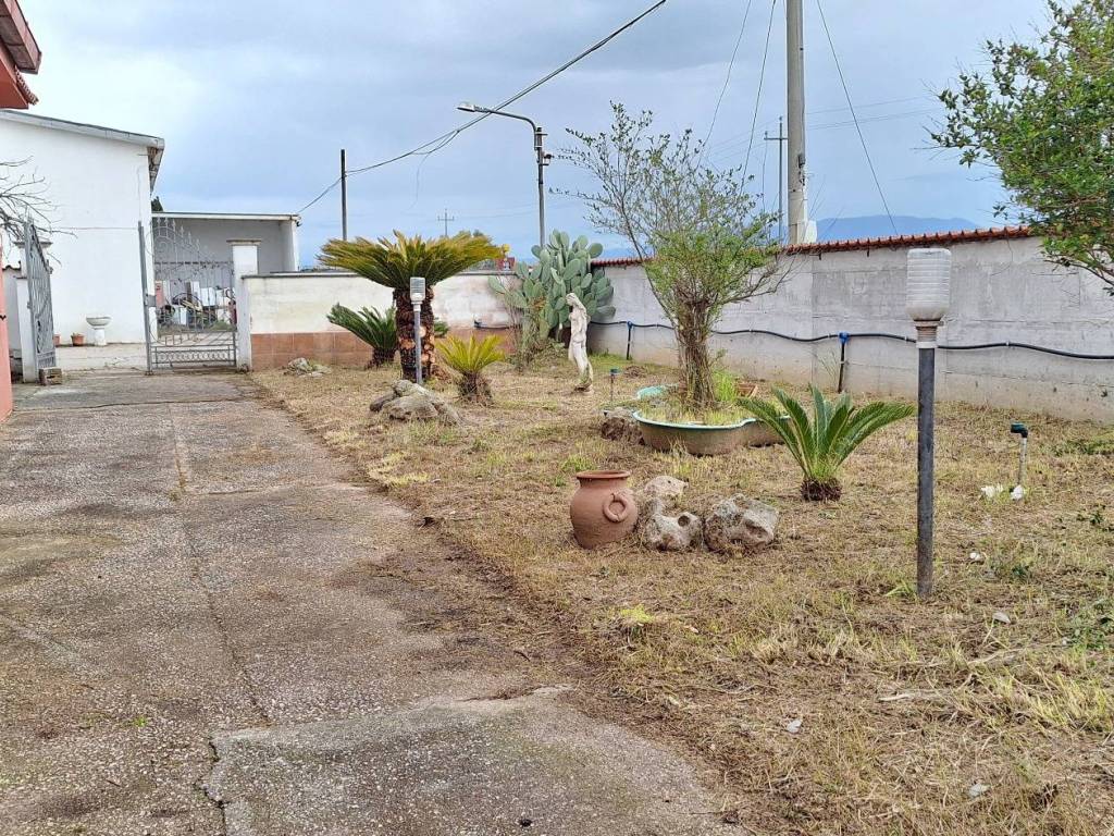 Villa a Aprilia in Via del Campo - Foto 5