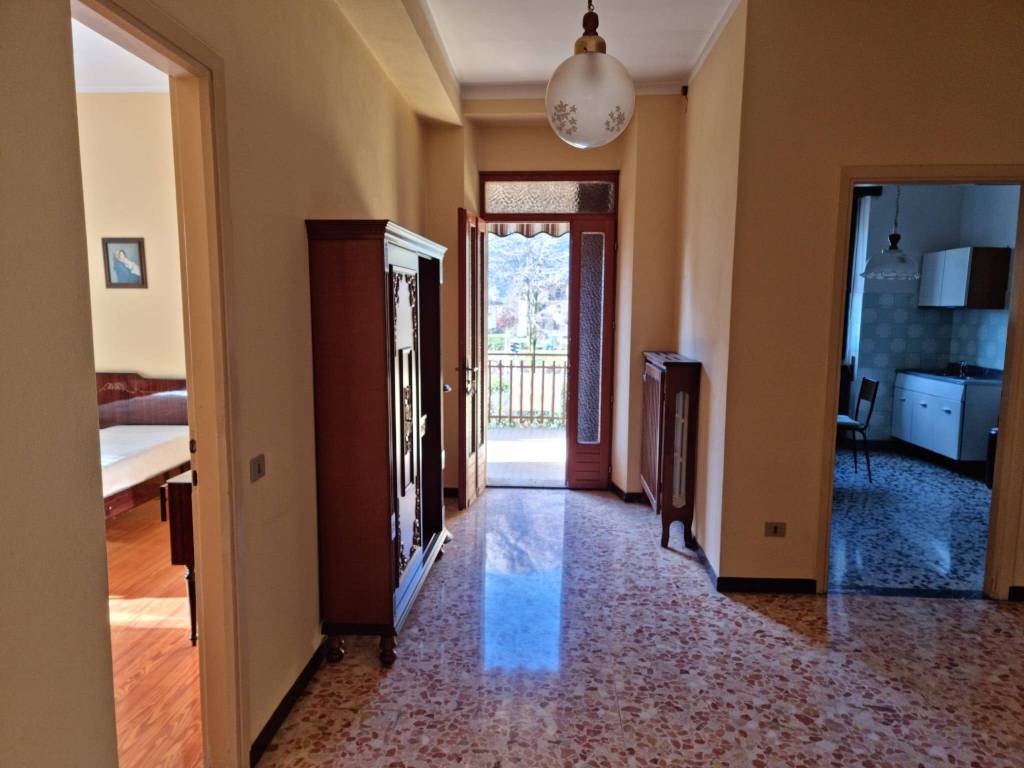 Villa a Novate mezzola in Strada Statale del Lago di Como e dello Spluga, 23 - Foto 3