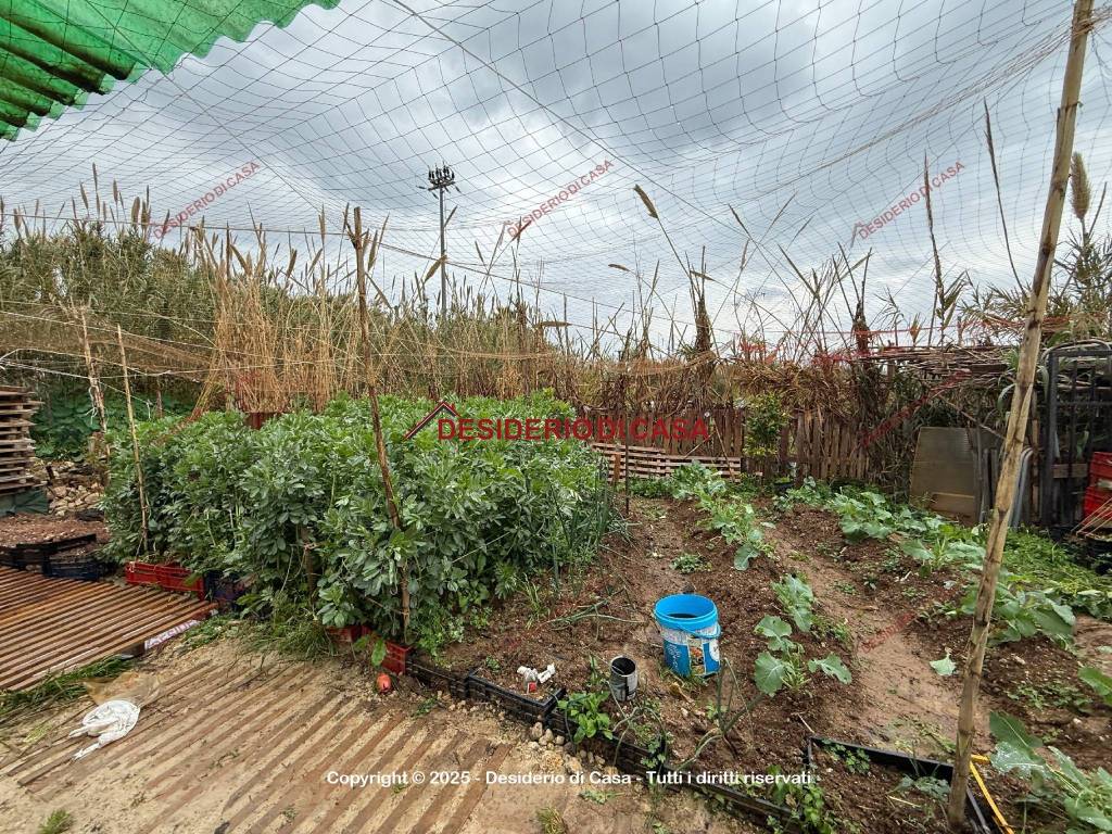 Terreno a Carini in Via Ferdinando Magellano, 269 - Foto 2