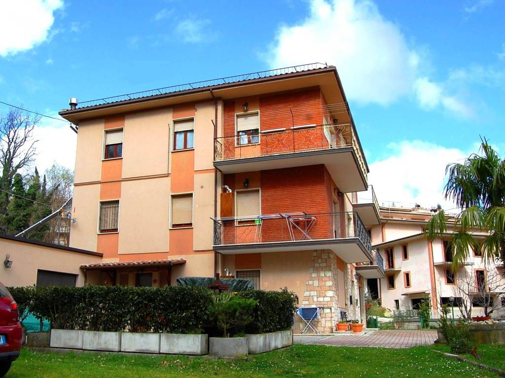 Appartamento a Sarnano in Via Benedetto Costa - Foto 3