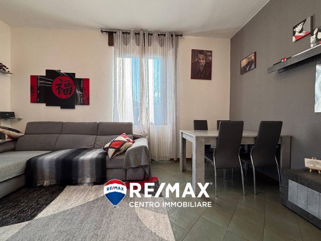 Appartamento a Bisuschio in Via Fausto Martinelli, 108 - Foto 2