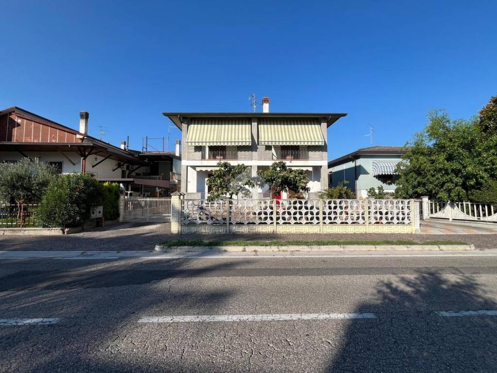 Villa a Oppeano in Via Bassa, 14 - Foto 2