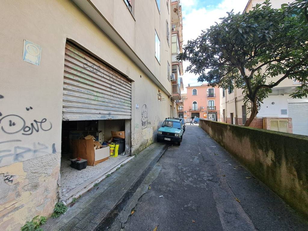 Box / garage a Salerno in Via Trento - Foto 3