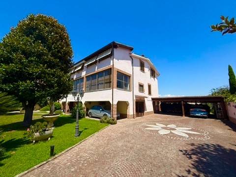 Villa a Aprilia in Via Silvio Spaventa - Foto 3