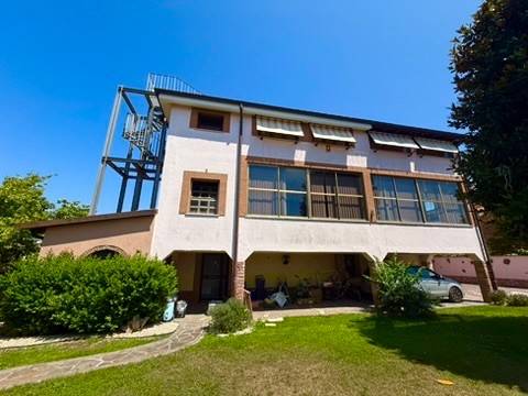 Villa a Aprilia in Via Silvio Spaventa - Foto 4