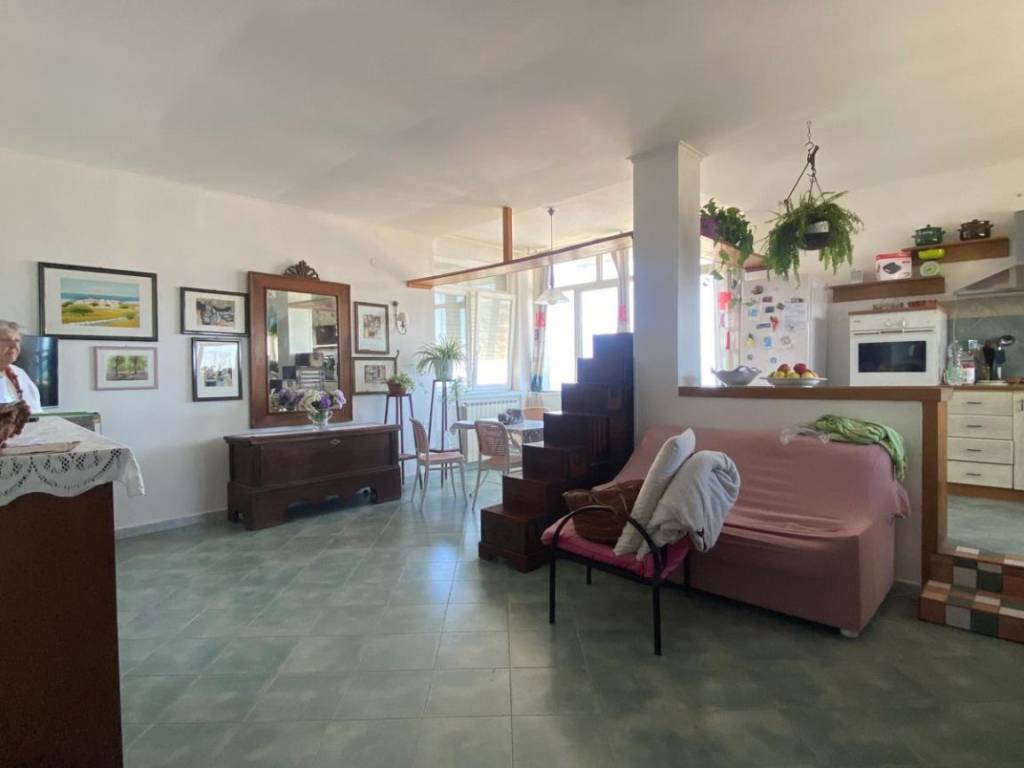 Appartamento a Castel volturno in Viale Sebastiano Conca, 11 - Foto 2