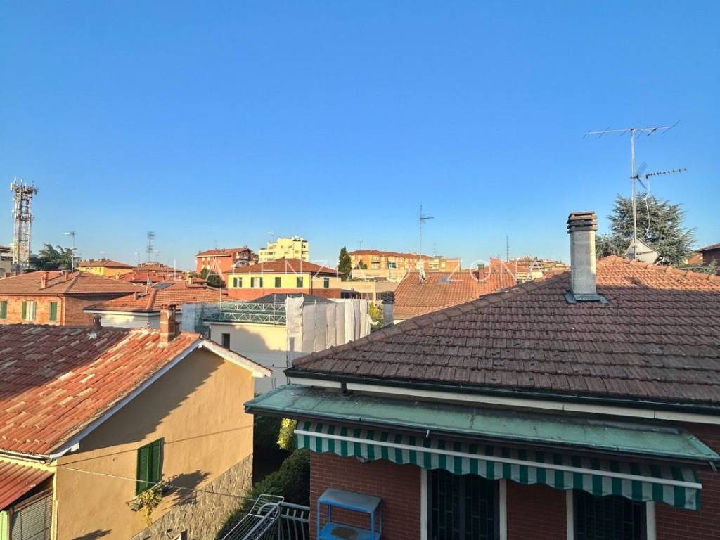 Appartamento a Bologna in Via Vincenzo Menghini - Foto 2