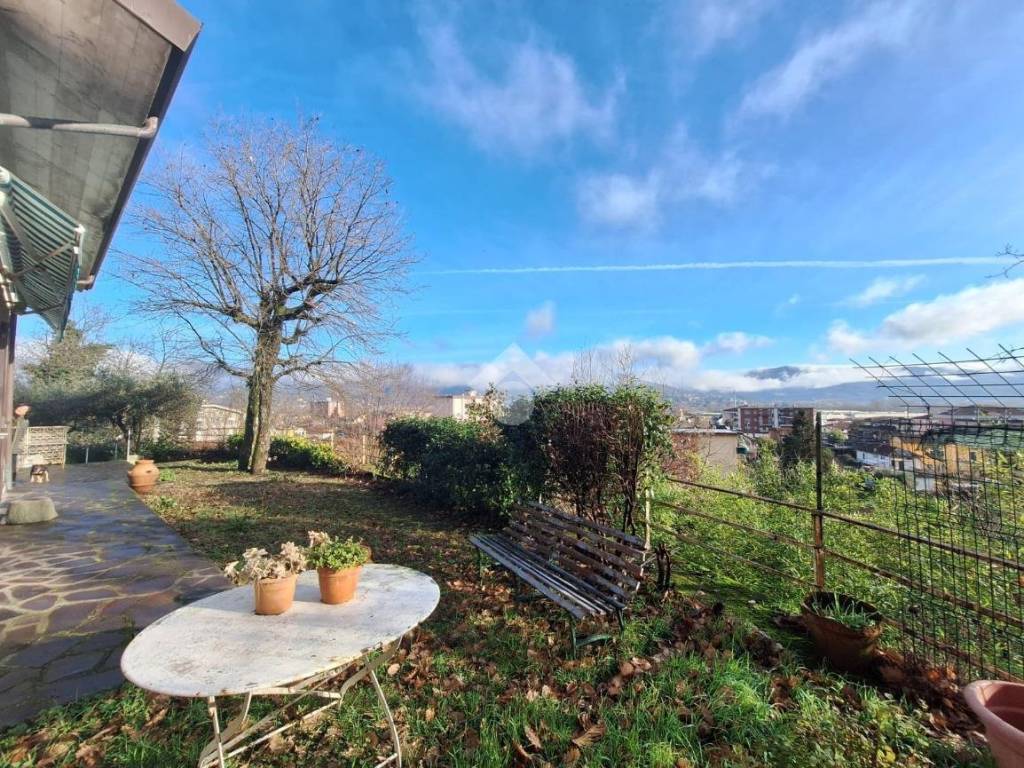 Villa a Follo in Via Europa, 57 - Foto 2