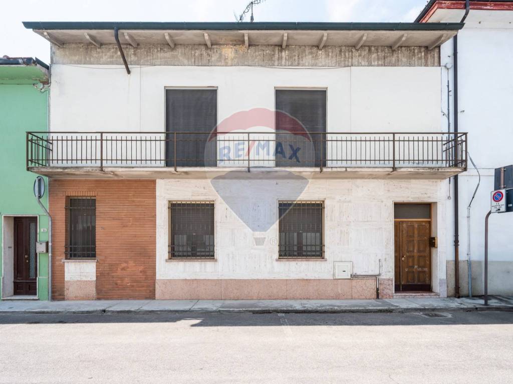 Casa indipendente a Rivarolo mantovano in via cesare Rossi, 36 - Foto 3