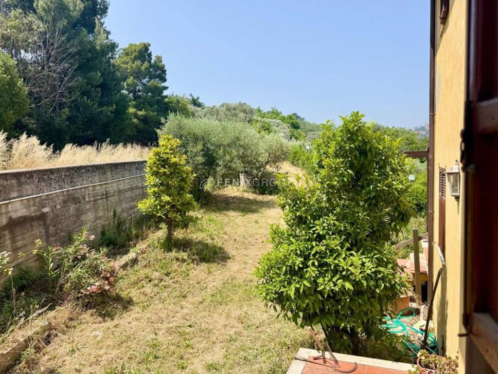 Villa a San benedetto del tronto in CONTRADA MONTERENZO, 14 - Foto 4