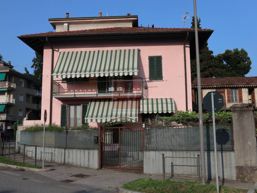 Casa indipendente a Cittiglio in Via Provinciale, 42 - Foto 3