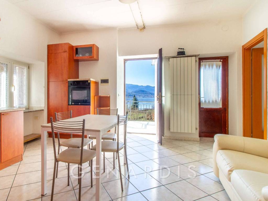 Appartamento a Luino in Bertoni - Foto 2