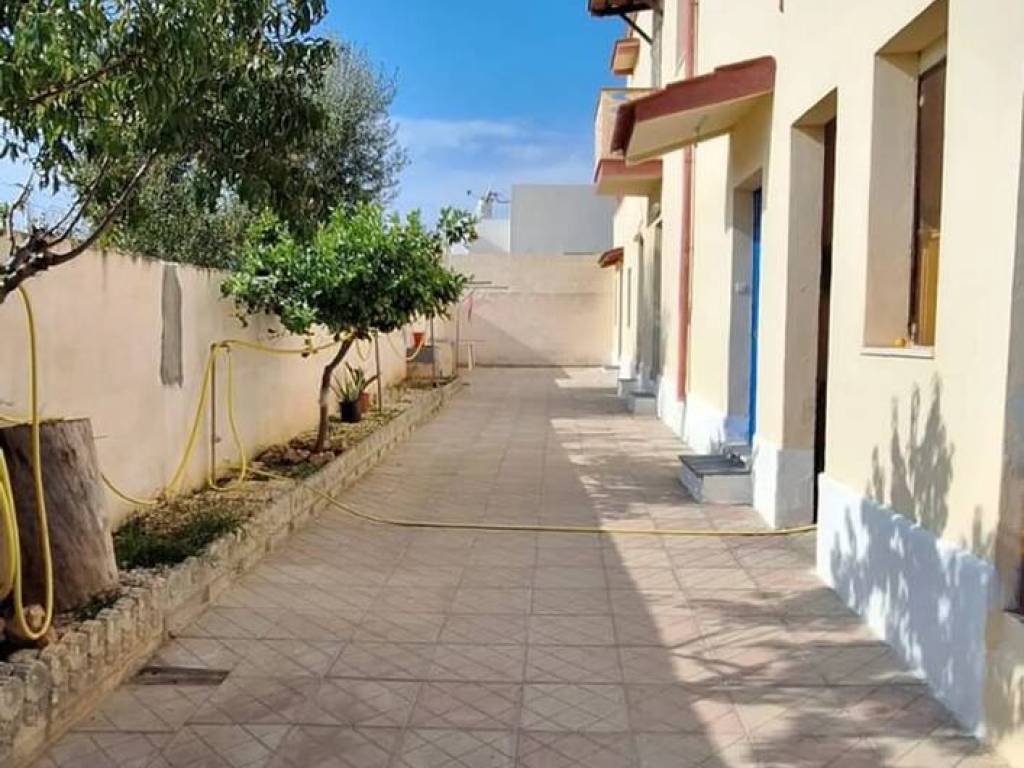 Appartamento a Manduria in Via Chidro - Foto 4