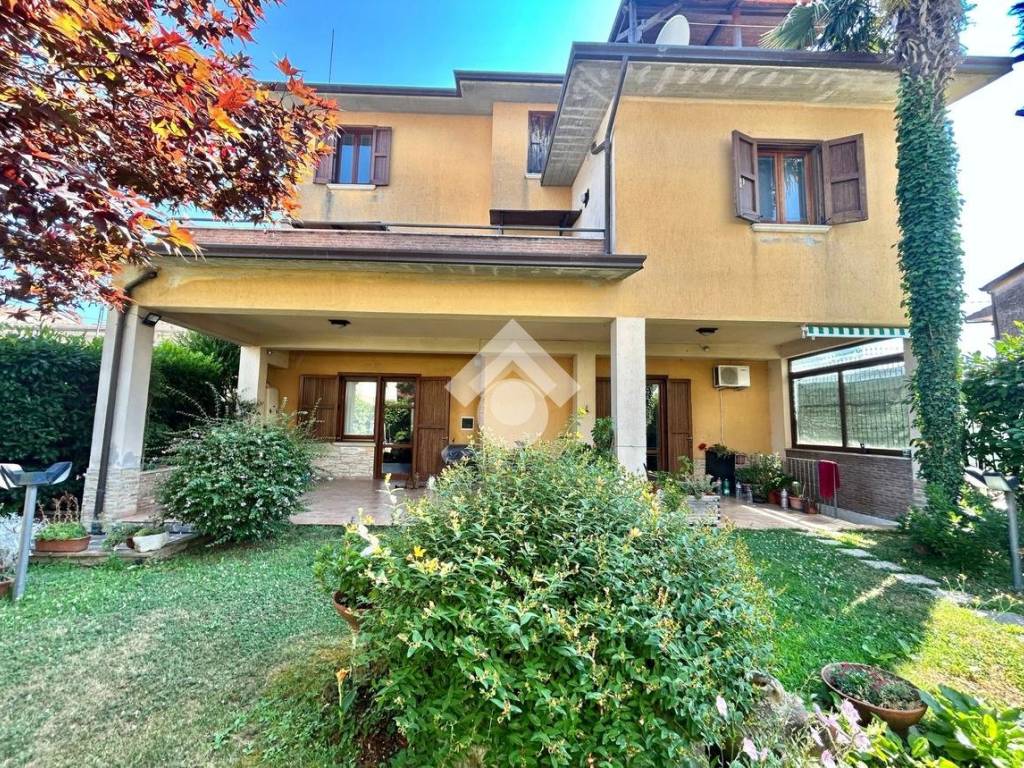 Villa a Cervinara in Via Casino Bizzarro, 104 - Foto 3