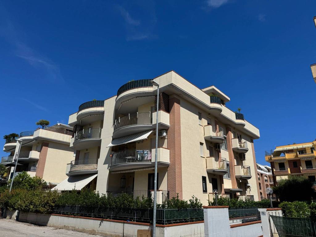 Appartamento a Martinsicuro in Via Giacomo Brodolini, 1 - Foto 2
