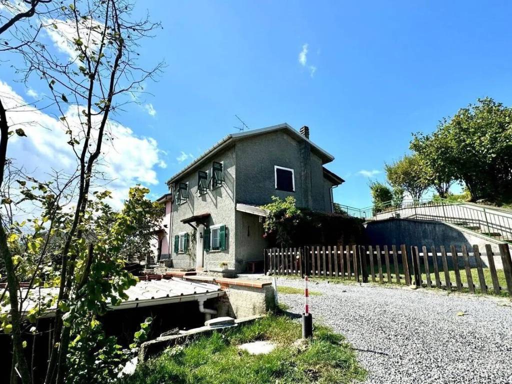 Villa a Dego in Località Bricco, 56 - Foto 2