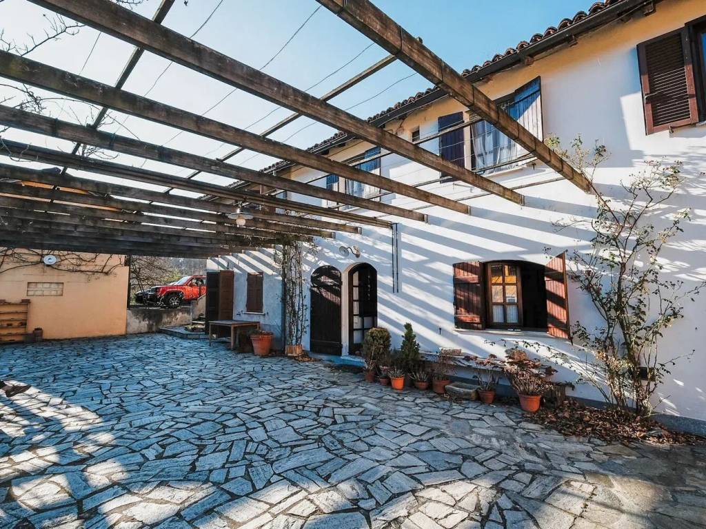Villa a Cairo montenotte in Strada Cummi, 9 - Foto 3