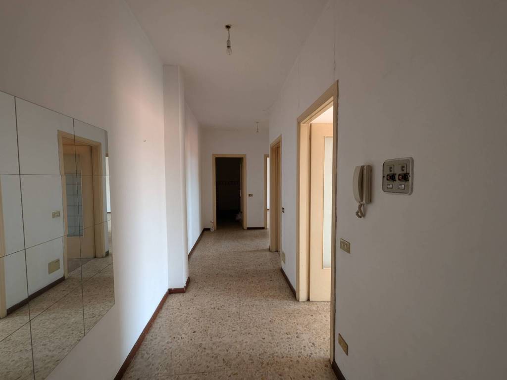 Appartamento a Samarate in Via Oberdan - Foto 2