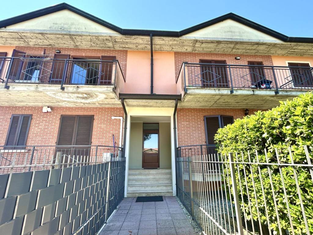 Appartamento a Comezzano-cizzago in Via Armando Diaz - Foto 2