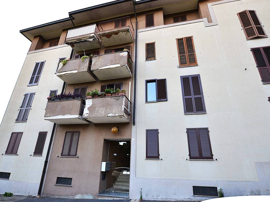 Appartamento a Merate in Via Don Angelo Perego, 10 - Foto 2
