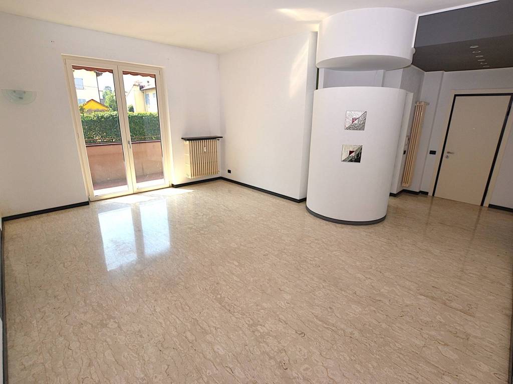Appartamento a Merate in Via Don Angelo Perego, 10 - Foto 4