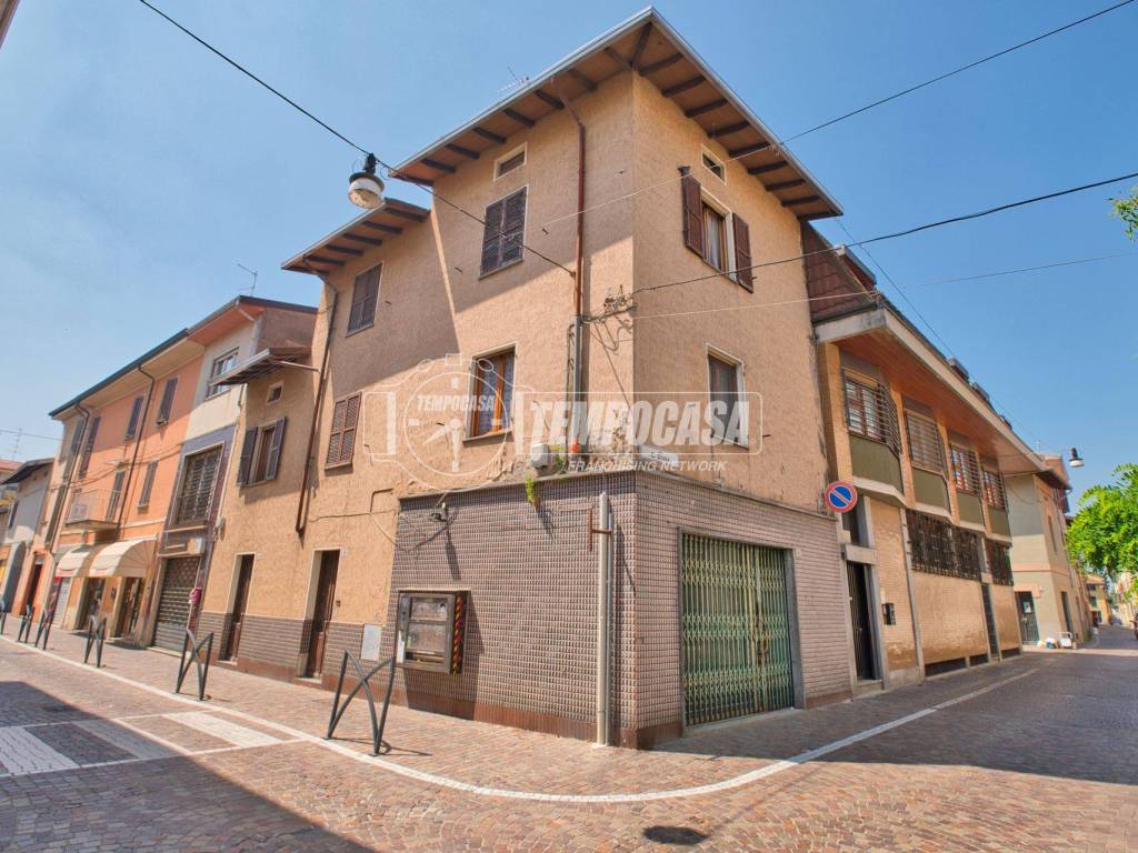 Appartamento a Galliate in Via Pietro Custodi - Foto 2