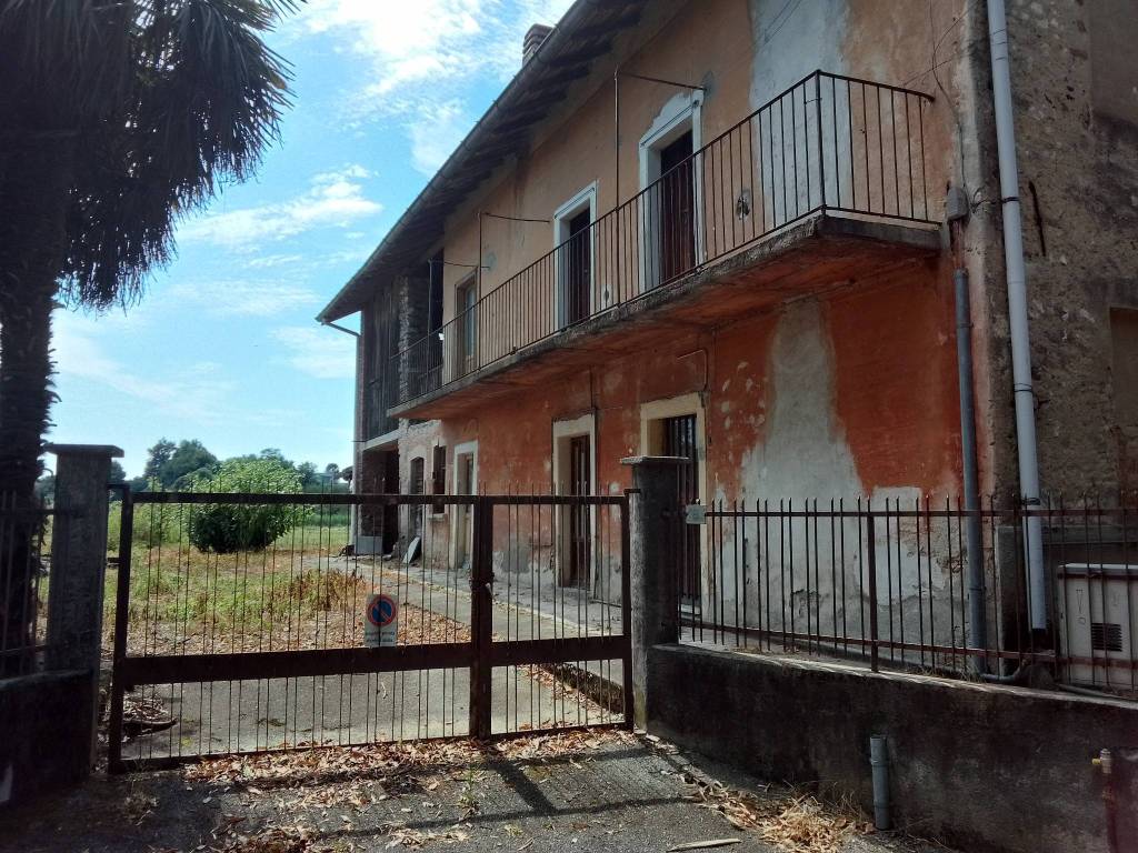 Rustico / casale a Biandronno in Via Dante Alighieri - Foto 2