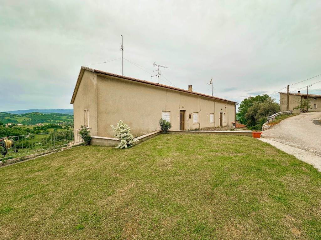 Casa indipendente a Nocera umbra in Via Clementina - Foto 3