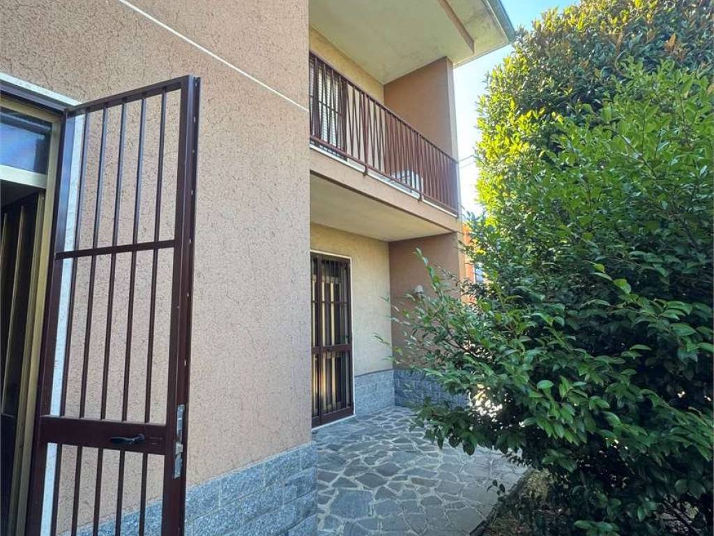Villa a Gorla minore in Via Rovereto , 70 - Foto 5
