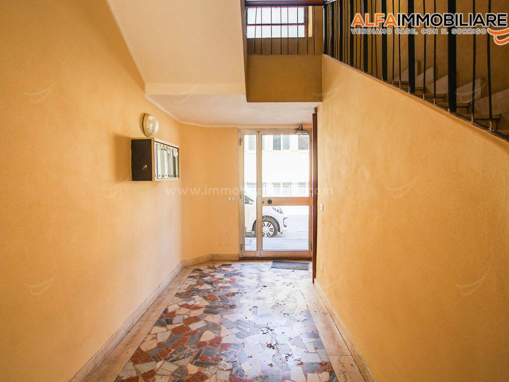 Appartamento a Novara in Via Edmondo De Amicis, 3 - Foto 2