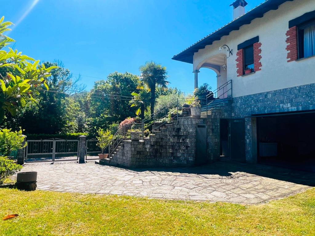 Villa a Cuasso al monte in Via Zotte San Salvatore, 10 - Foto 4