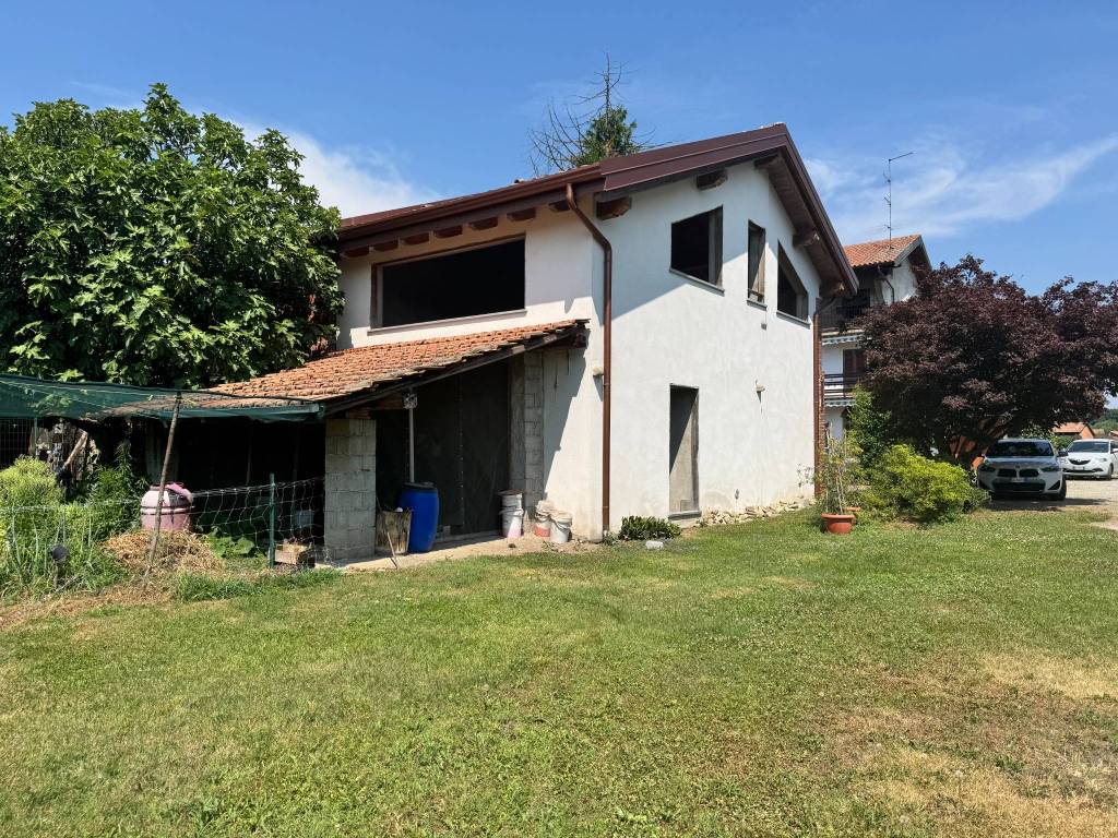 Casa indipendente a Fontaneto d'agogna in Località San Pietro, 12 - Foto 5