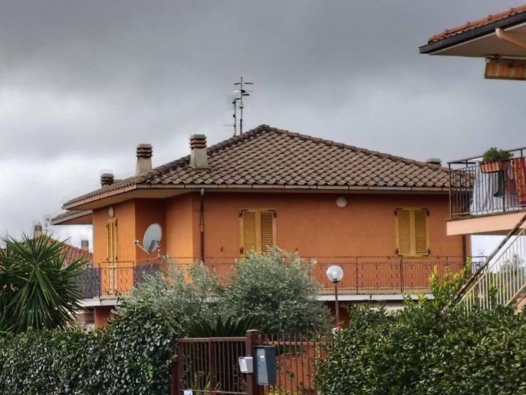 Villa a Pitigliano in Via Monsignor A. Battistelli - Foto 2