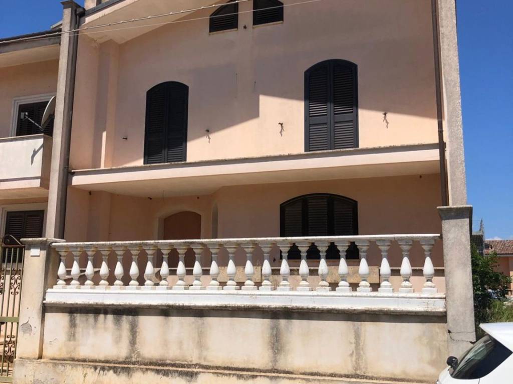 Casa indipendente a Presicce-acquarica in Via Rossetti, 11 - Foto 2