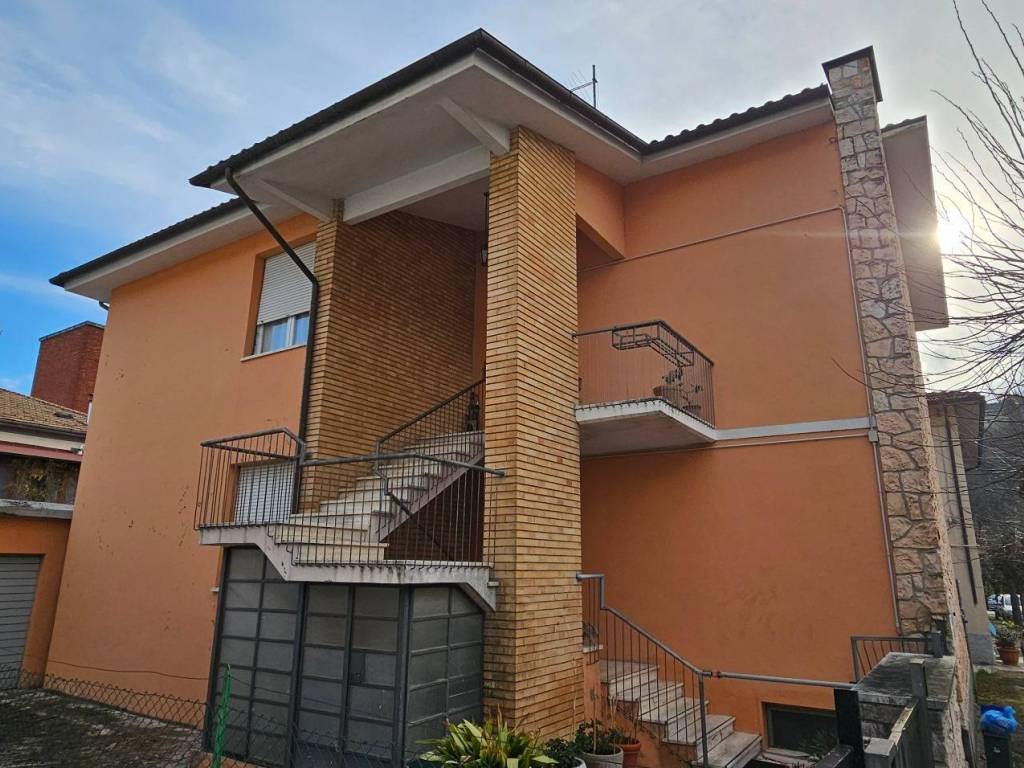 Casa indipendente a San severino marche in Via Francesco Coletti - Foto 2