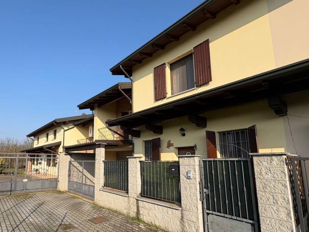 Villetta a schiera a Garlasco in Via Toledo, 57 - Foto 3