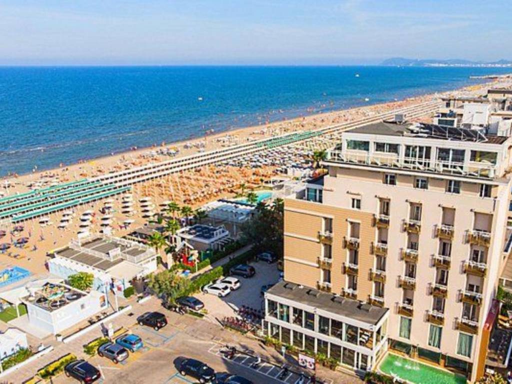 Palazzo / stabile a Riccione in Viale Tasso S.N.C. - Foto 3