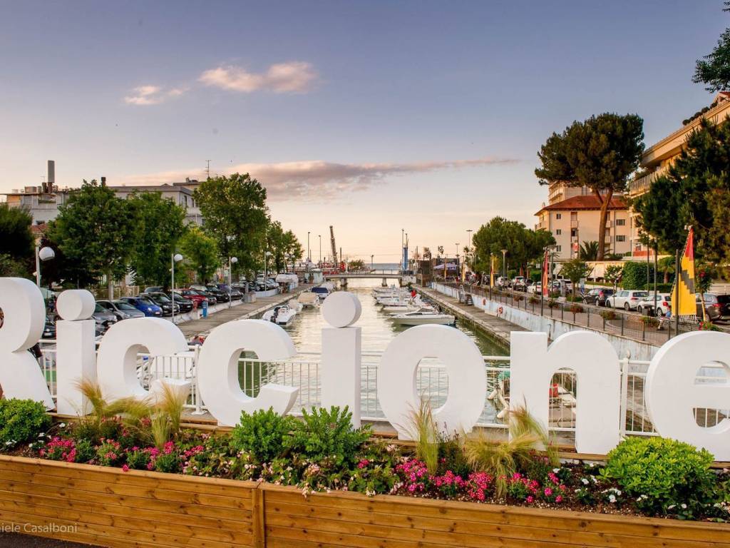 Palazzo / stabile a Riccione in Viale Tasso S.N.C. - Foto 4