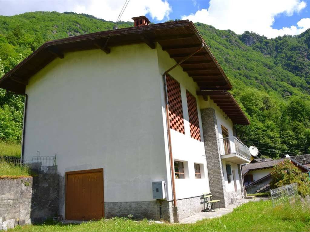 Casa indipendente a Vanzone con san carlo in Località San Carlo, 57 - Foto 2