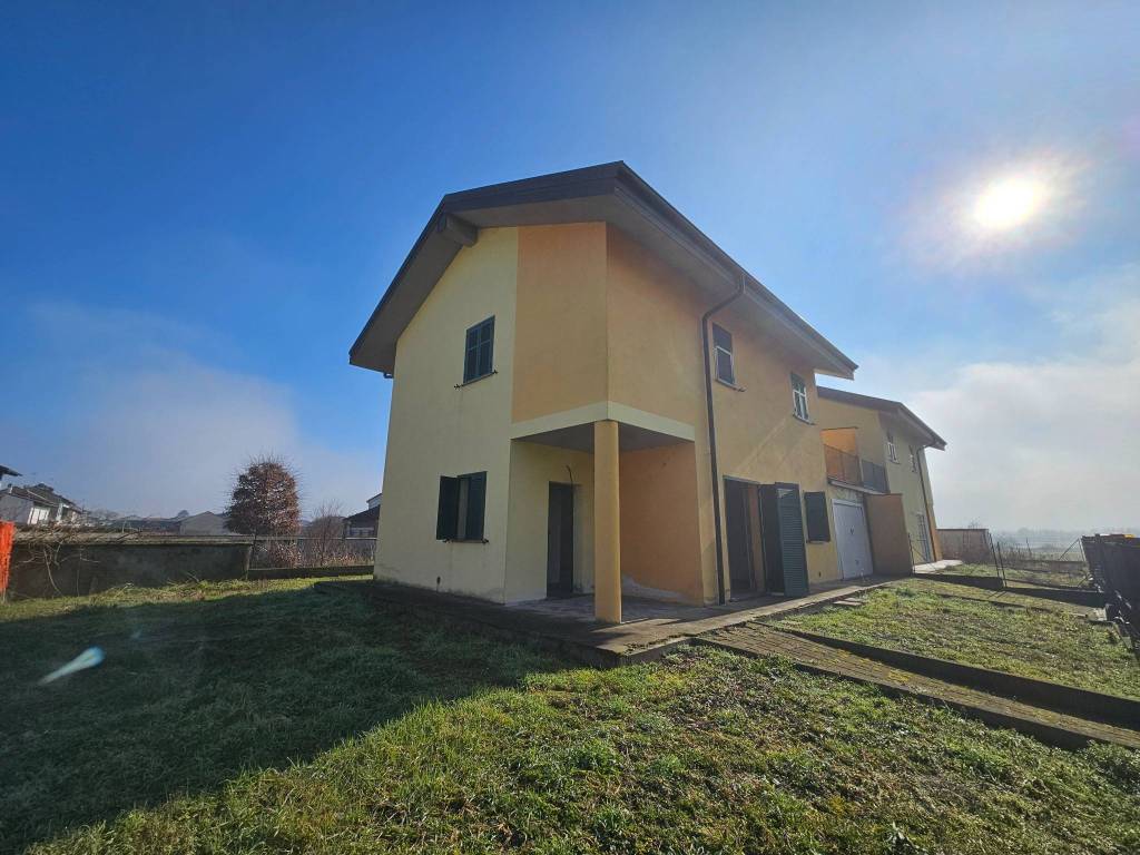 Villa a Palazzolo vercellese in Via Melchiorre Deandreis, 31 - Foto 2