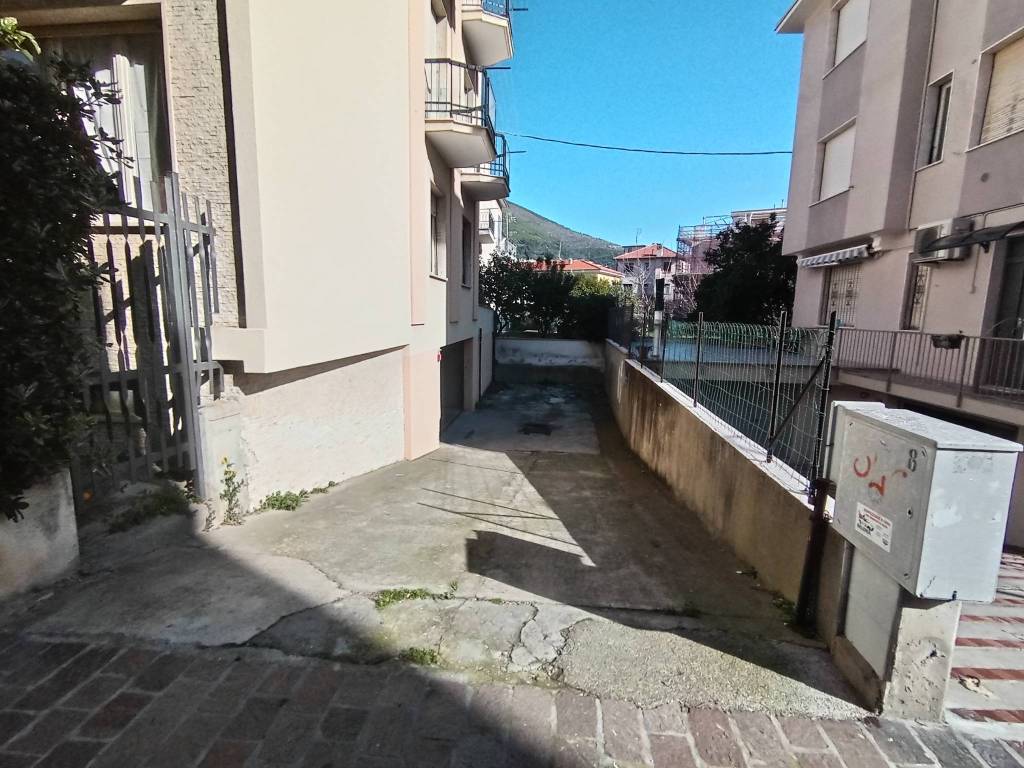 Box / garage a Spotorno in Viale Europa - Foto 4