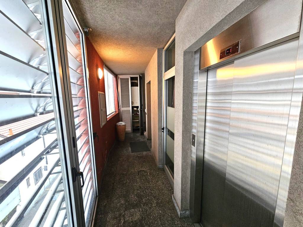 Appartamento a Luino in Via Gioachino Rossini, 7a - Foto 2